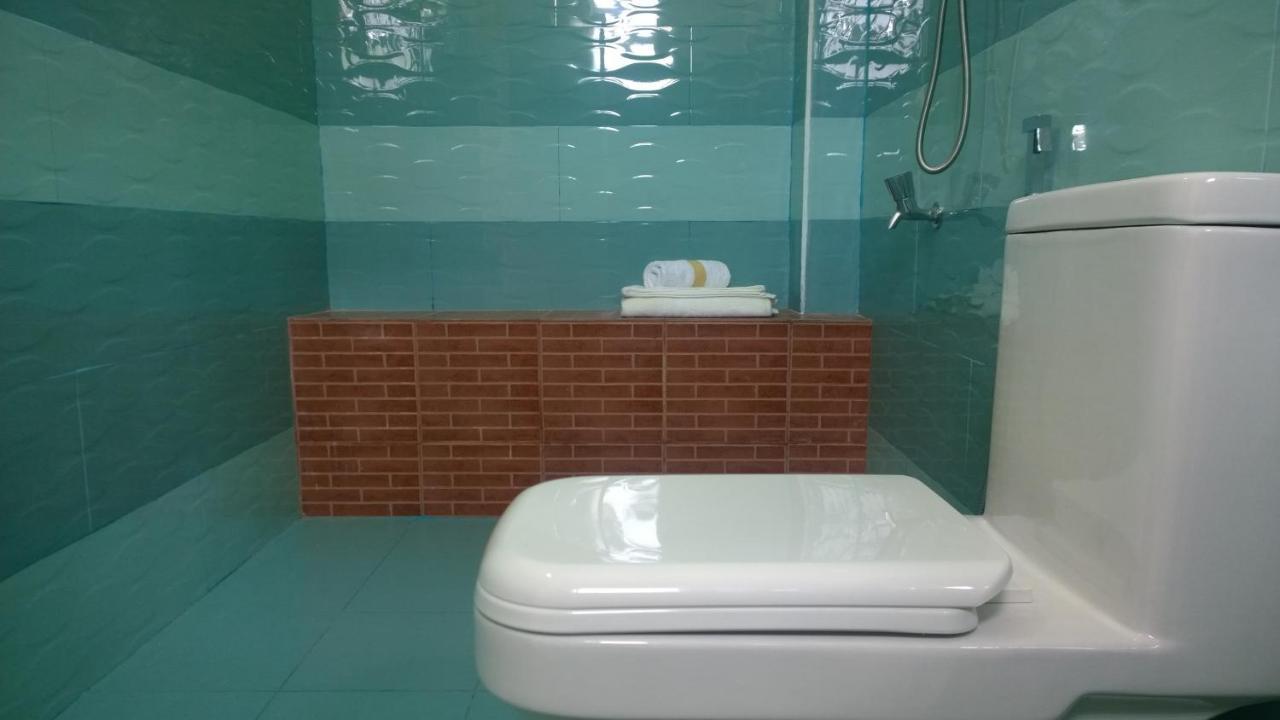 Hotel Augusto @ Midigama East Esterno foto